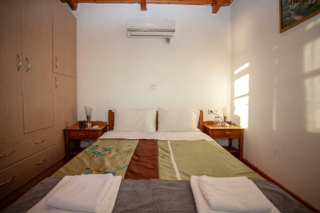 Argyros House